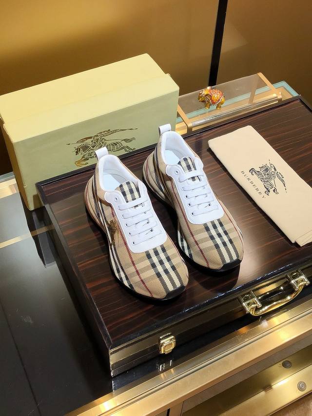 商品名称：Burberry 巴宝莉 正规码数: 38-44 休闲鞋 商品材料：精选 进口牛皮鞋面，柔软羊皮内里；原厂大底。